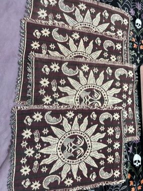 Sun and Moon Woven Tapestry Placemat Set - Burgundy & Cream